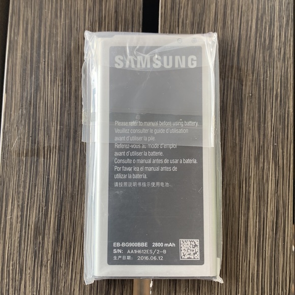 Samsung galaxy s5 battery - Picture 2 of 2